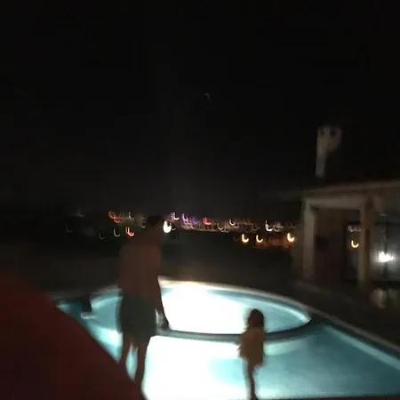 Sunny Hill Holiday בית נופש